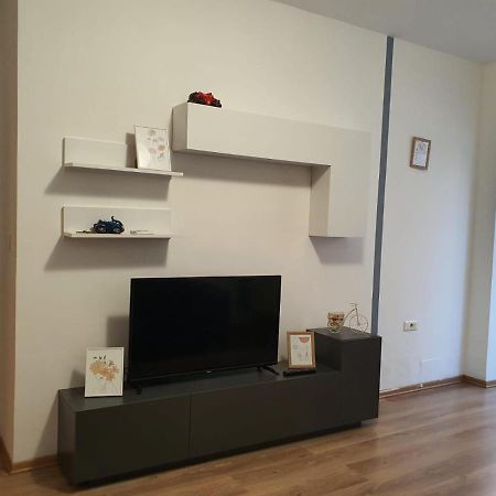 Heris'S Apartment Τίρανα Εξωτερικό φωτογραφία